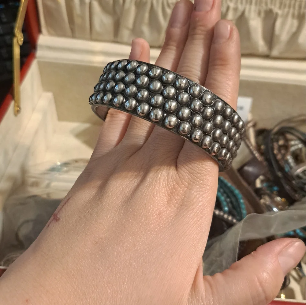 Silver bangle - Picture 2 of 5